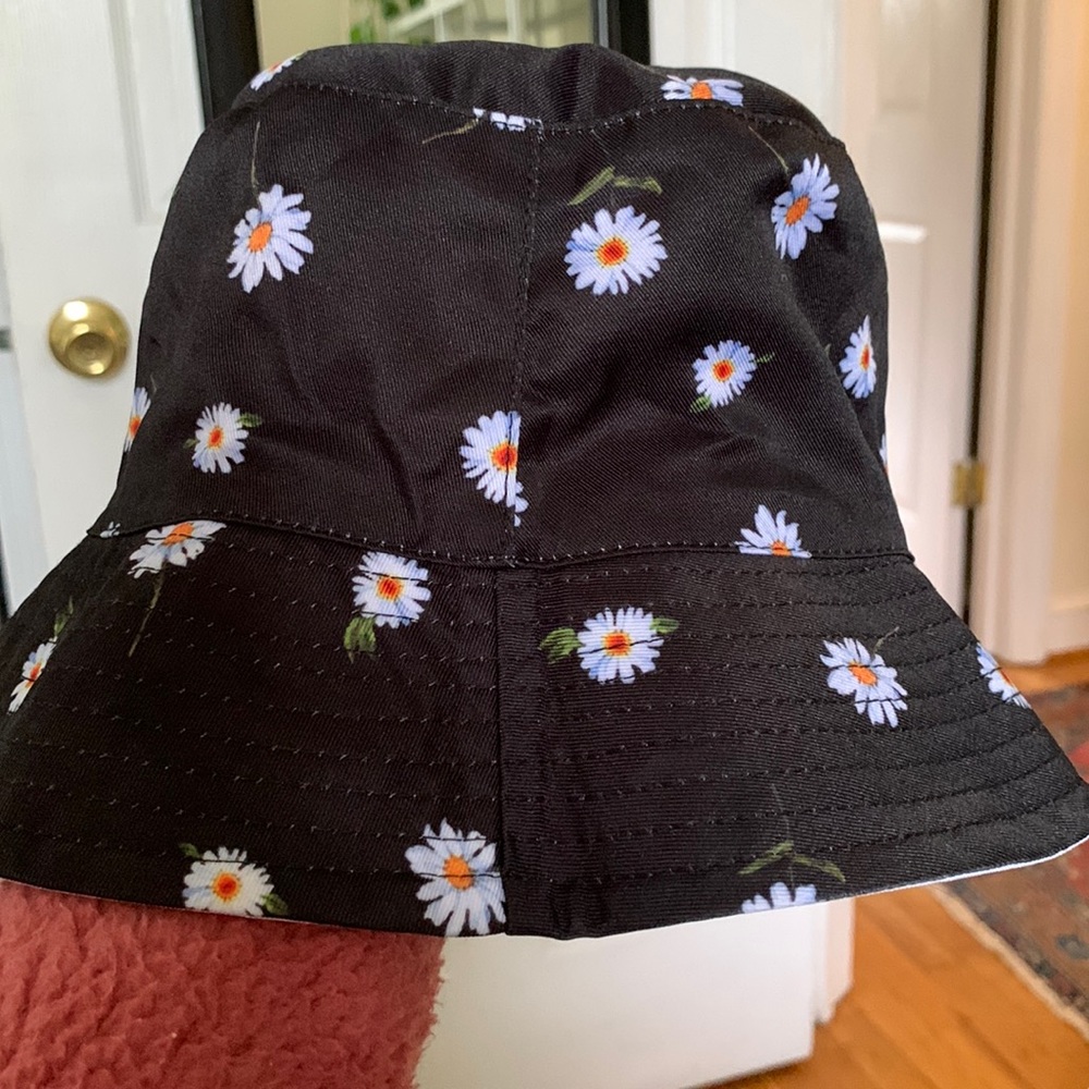 Alice + Olivia Reversible Bucket Hat